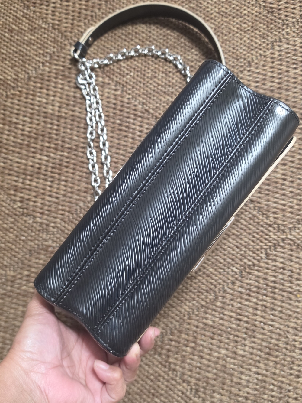 Louis Vuitton Black Epi Leather Chain Shoulder Bag Limited Edition - Picture 4 of 8